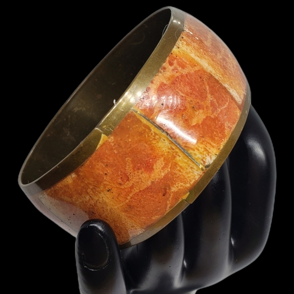 - Apple Coral and brass- Bangle bracelet. Sku.5 - Picture 2 of 5